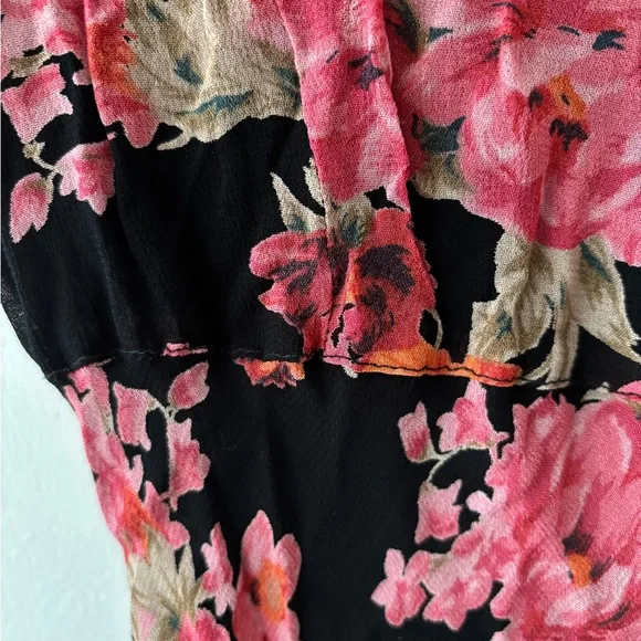 NWOT floral rayon crinkle midi dress red floral rose asymmetrical flouncy Vneck - Picture 6 of 8